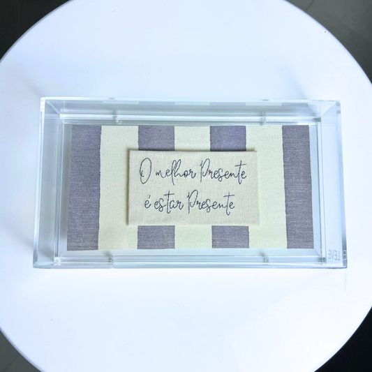 O MELHOR PRESENTE É ESTAR PRESENTE - BORDADO + AQUARELA 22.5X12.5CM