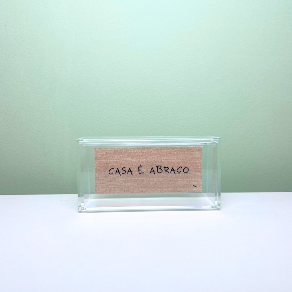 CASA É ABRAÇO 16X8CM